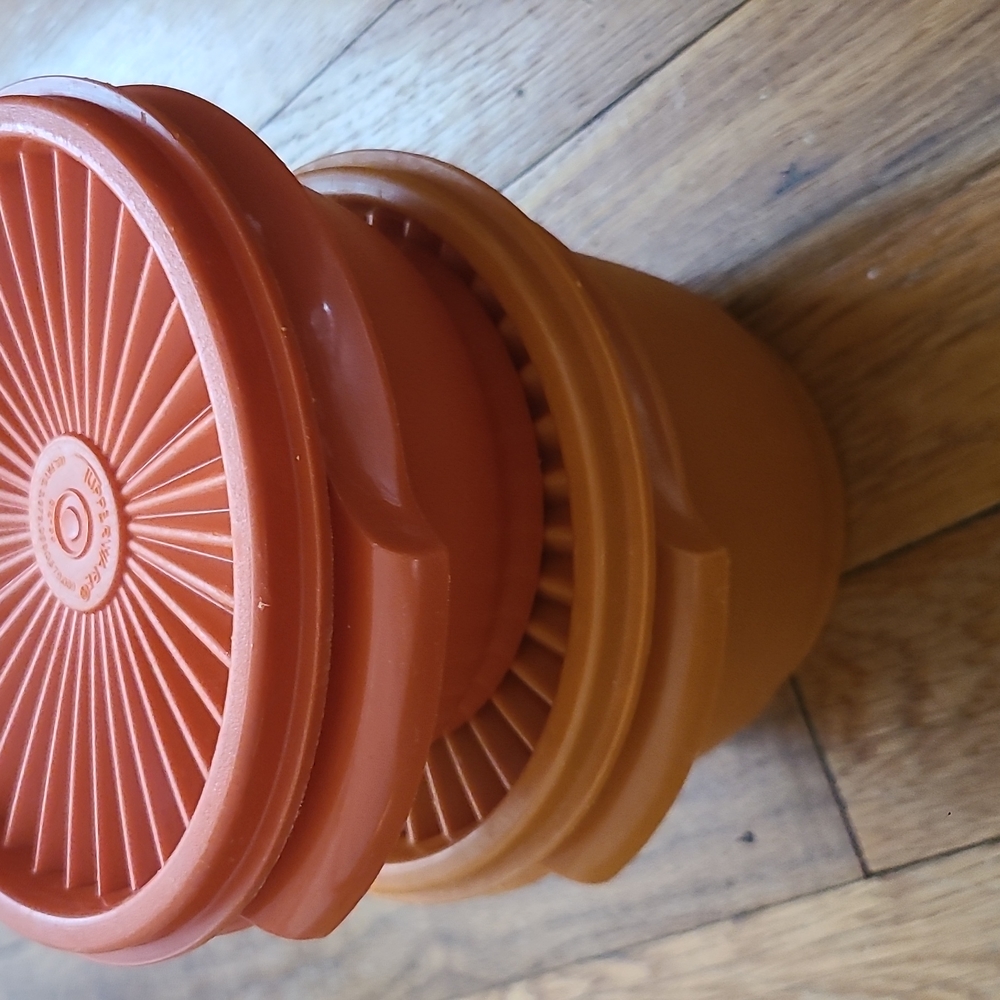 Vintage Orange Tupperware like new